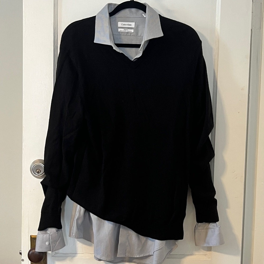 Y2K Calvin Klein Black Extra Fine knit Marino Wool V-Neck Sweater